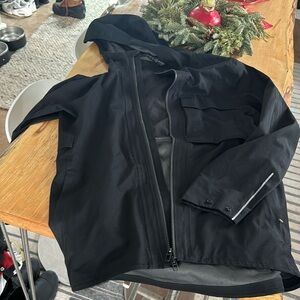 Lululemon men’s shell jacket size small